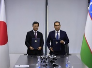 Vazir Qo‘ng‘irotboy Sharipov va elchi Kendzi Hirata.