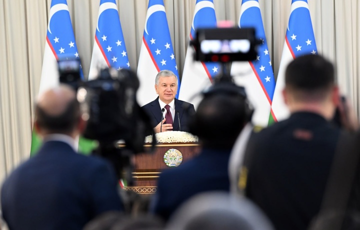 Шавкат Мирзиёев раскритиковал врачей за то, что они до сих пор бесконтрольно назначают антибиотики населению, особенно детям