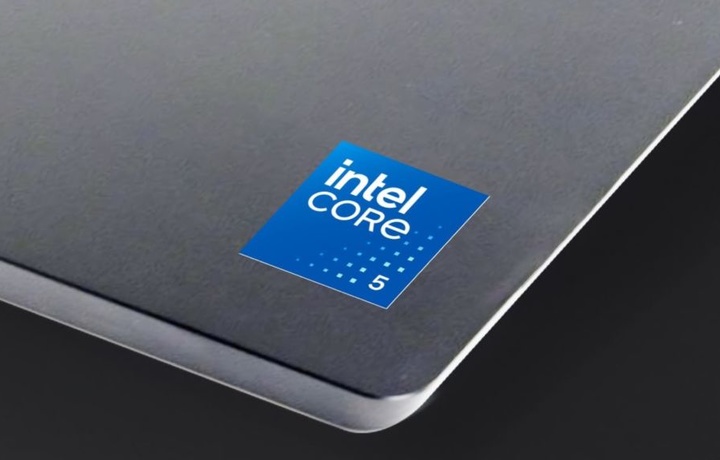 Intel все еще не хочет «хоронить» закон Мура, но признает, что индустрия замедлилась