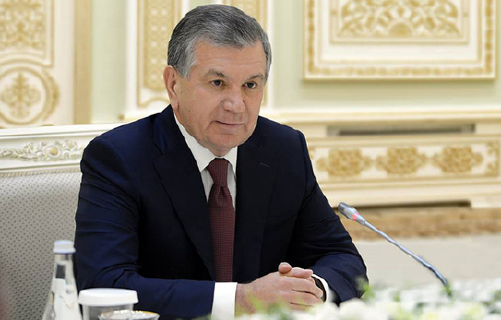 Shavkat Mirziyoyev: «Hech nima bermayapmiz-da, yaxshi oila bo‘lishini kutib o‘tiribmiz» (video)