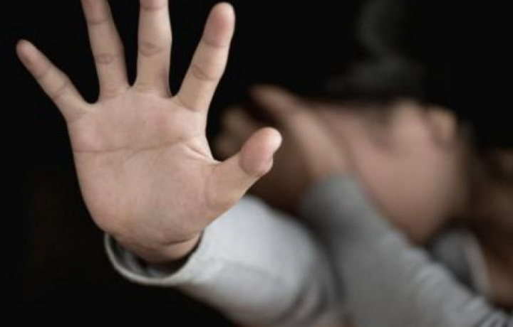 В Фергане несколько мужчин изнасиловали 14-летнюю девочку