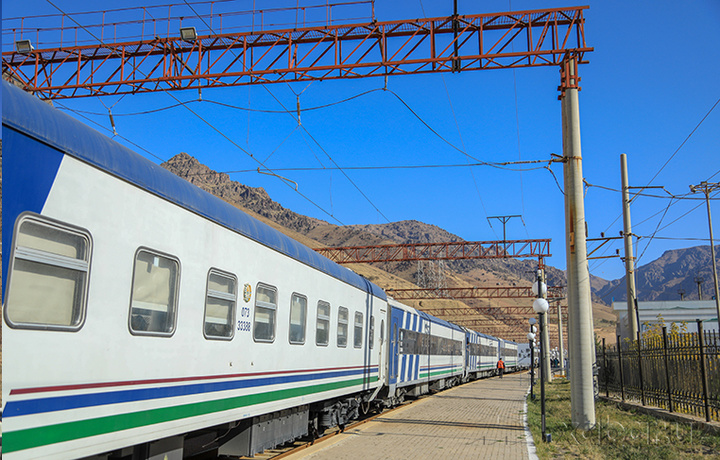 Темир йўлда йўловчи ва юк ташиш ҳажми камида 10 фоизга оширилади