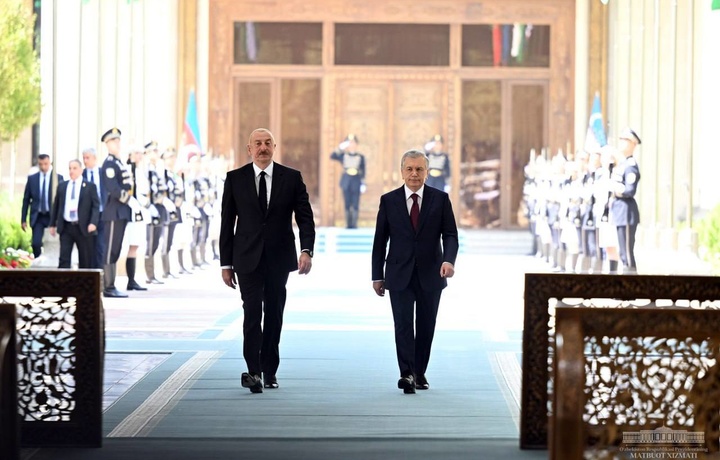 Ko‘ksaroy qarorgohida Ozarbayjon prezidenti Ilhom Aliyev tantanali kutib olindi (foto)