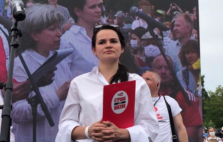 Tixanovskaya Belarusdagi voqealarga Rossiya aralashuvi ehtimolidan xavotirda