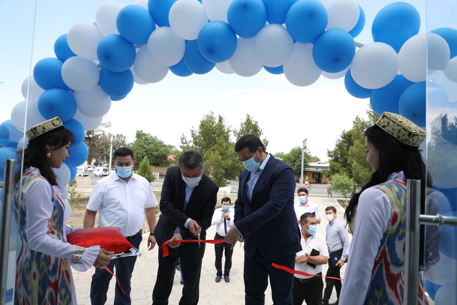 Karmanada zamonaviy savdo va xizmat ko‘rsatish ofisi ochildi (foto)