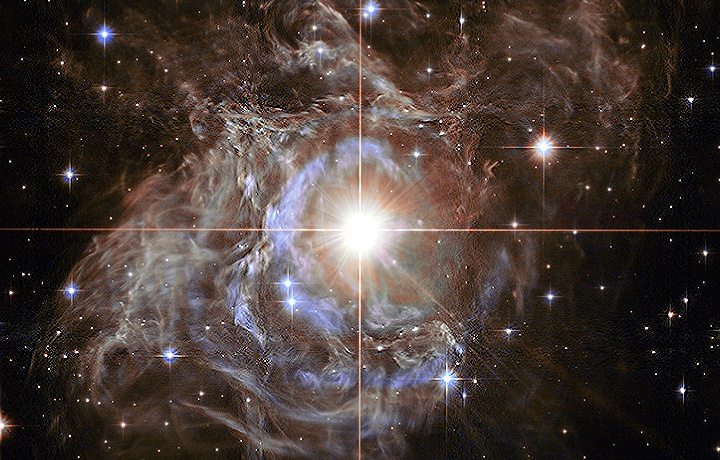 Телескоп Hubble сделал снимок суперзвезды в форме венка