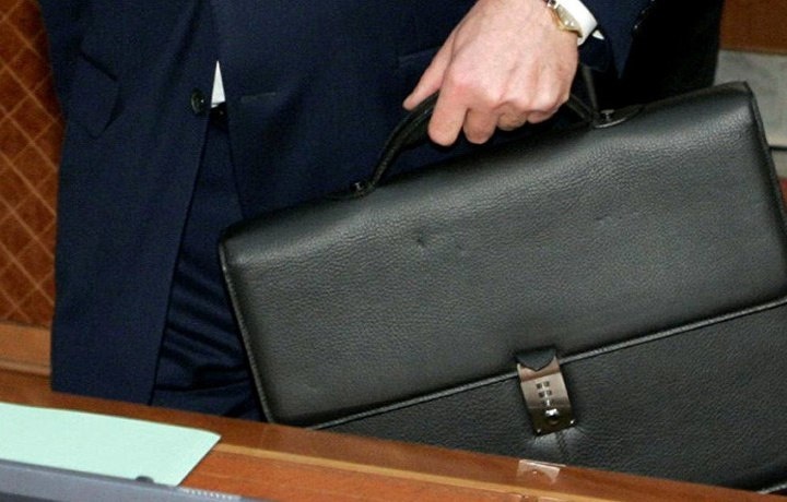 Ҳокимлар энди бир вақтнинг ўзида халқ депутатлари Кенгашининг раиси бўла олмайди