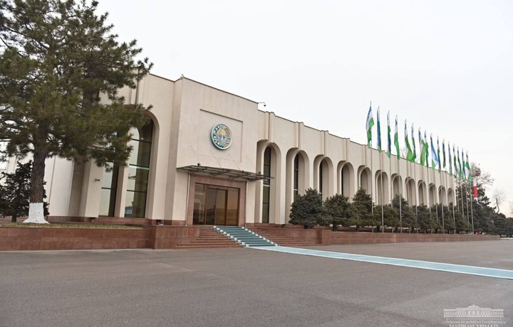 Шавкат Мирзиёев отбыл в Андижанскую область