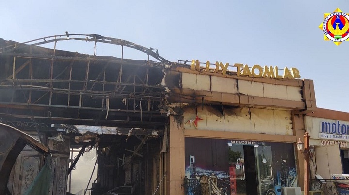 В Ташкенте польностью сгорело кафе