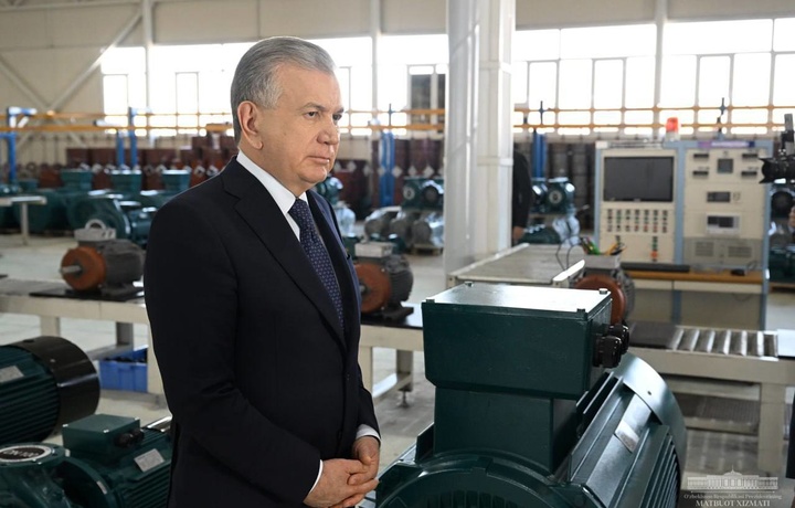 Президент посетил завод по производству насосов и двигателей