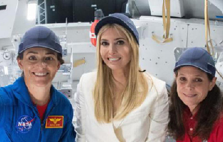 Иванку Трамп высмеяли за визит в Космический центр NASA (фото+видео)