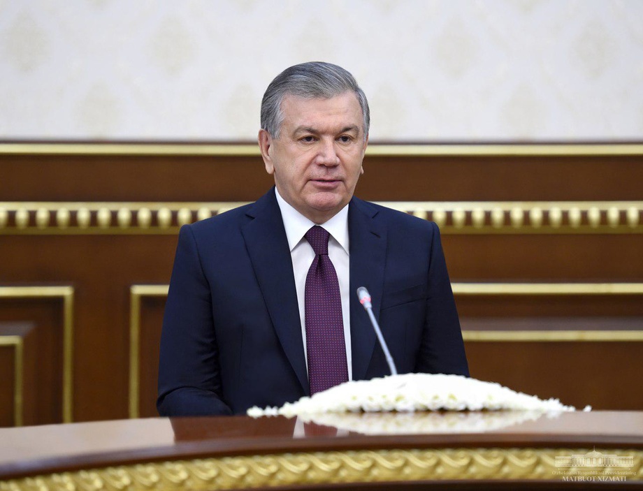 Мирзиёев подписал постановление о повышении эффективности общественного контроля за проводимыми в Узбекистане реформами
