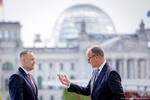 Prezident K.Navrotskiy va kansler F.Mers. 