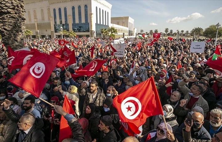 Президент: Более 500 тыс. жителей Туниса участвовали в онлайн-обсуждениях