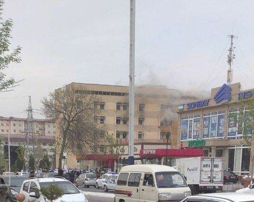 Andijon markaziy poliklinikasida yong‘in bo‘ldi. Shifokorlar faolligi sabab jarohat olganlar yo‘q
