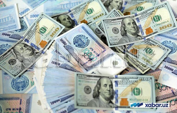 В Узбекистане снизился курс доллара и евро