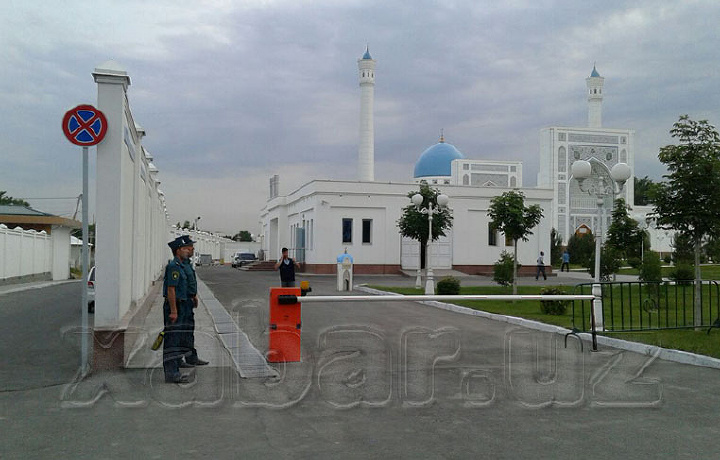 Foto. Taroveh payti masjidlarda jamoat xavfsizligi qanday saqlanmoqda?