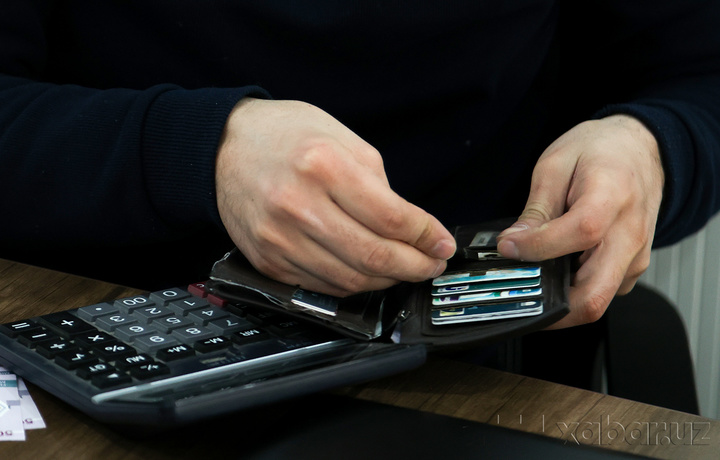 Voyaga yetmaganlar ham bank kartalarini erkin rasmiylashtirishi mumkin bo‘ldi