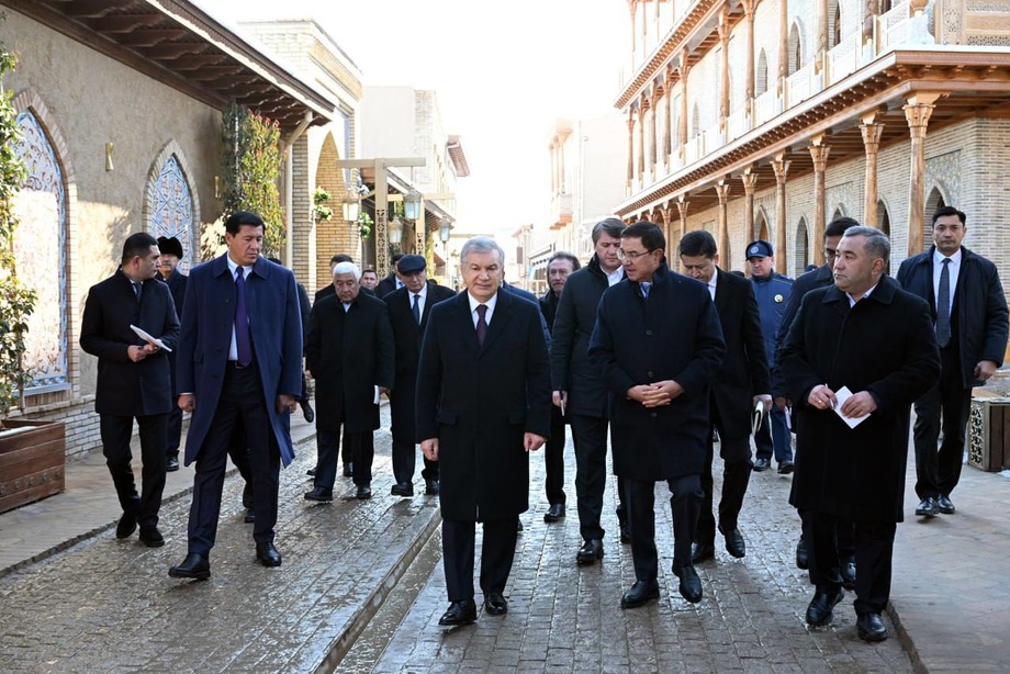 Шавкат Мирзиёев посетил Алмазарский район