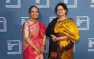 Bonu Mushtoq (suratda chapda)