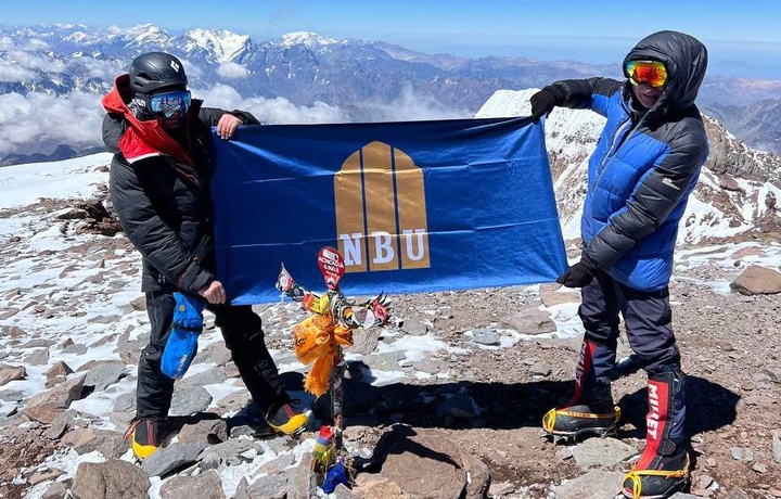 Ўзмиллийбанк байроғи Аконкагуани забт этди