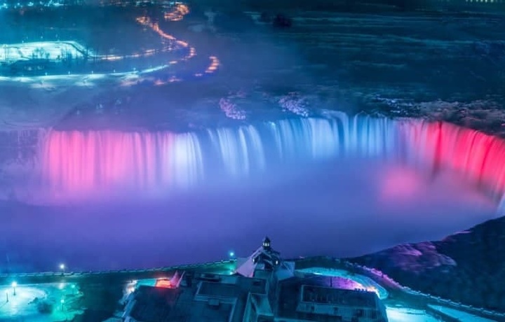 Niagara sharsharasi O‘zbekiston bayrog‘i ranglarida yoritiladi