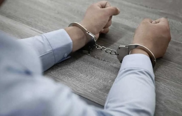 Божхона катта ходими ва туман кадастр бўлими бошлиғи ушланди