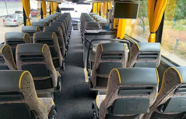 Автобус с 54 узбекистанцами попал в ДТП в Казахстане