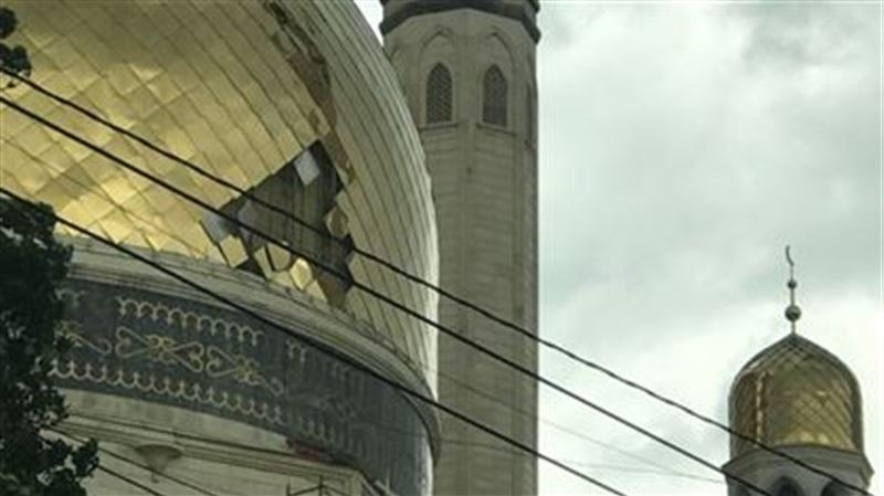 В Алматы сильный ветер повредил купол мечети