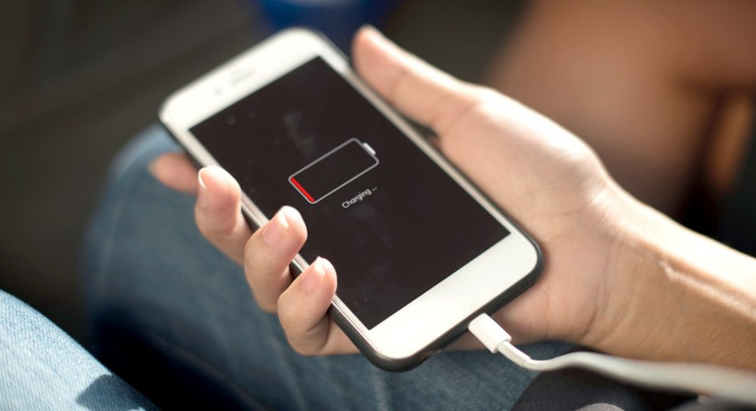 Последнее обновление iOS сажает батарею iPhone