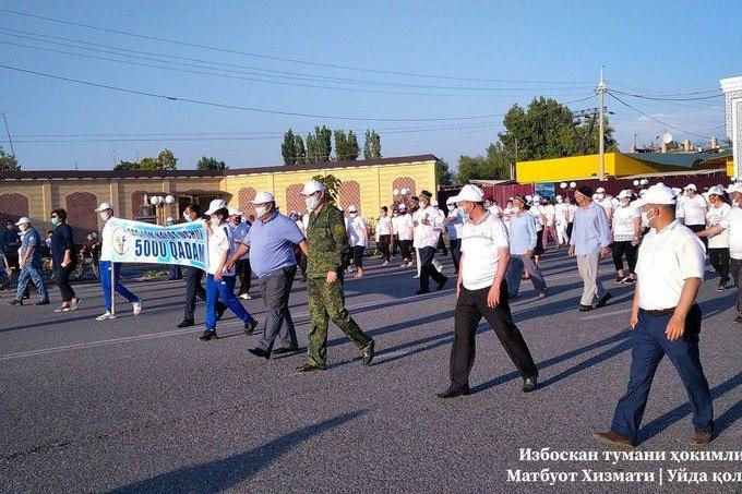 «Одамлар жамоавий юришлари керак эмас». Андижондаги оммавий тадбир танқид қилинди
