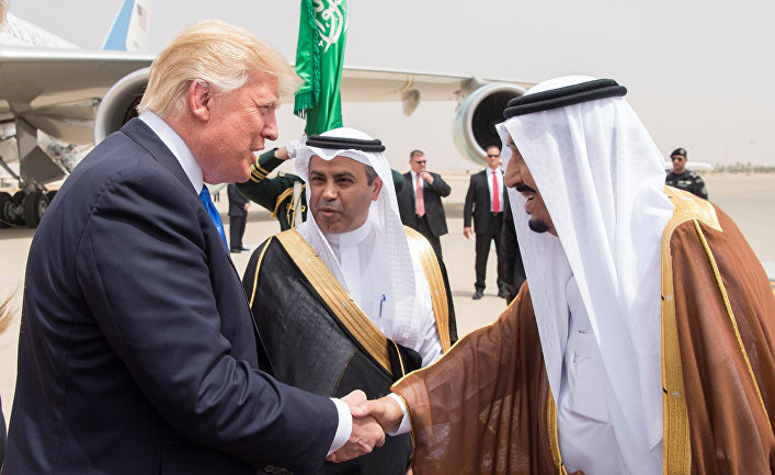 Трамп попросил короля Саудии увеличить добычу нефти. Что ответил король?