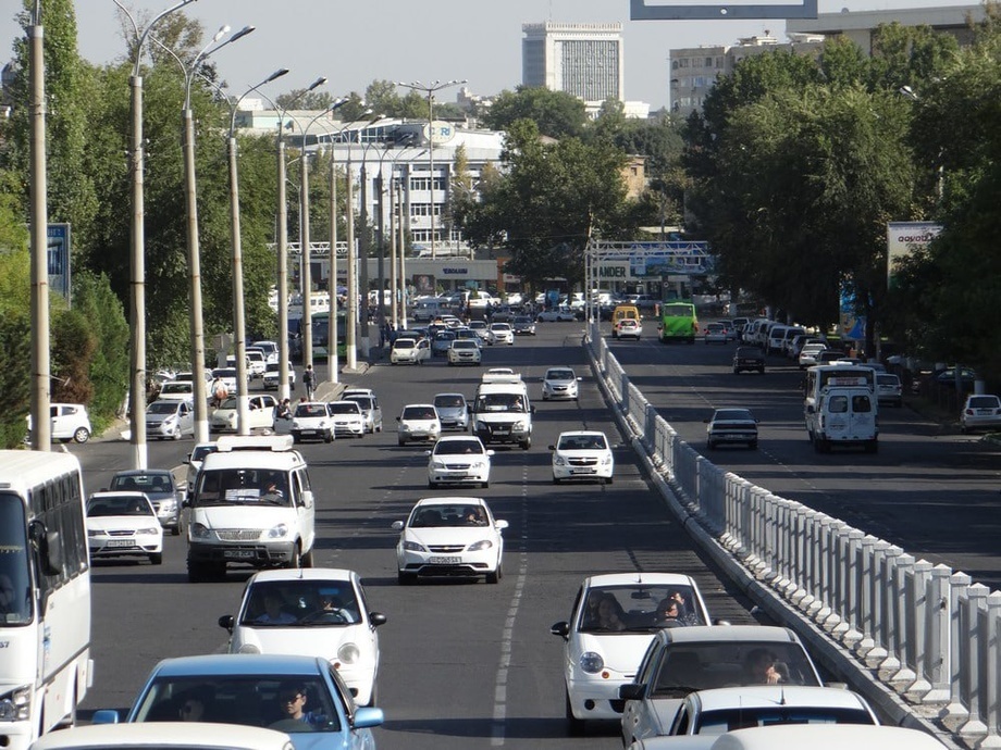 Цены на подержанные автомобили в Узбекистане заметно снизились