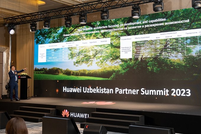 Huawei рақамли трансформацияни тезлаштириш учун Ўзбекистондаги ҳамкорлик экотизимини мустаҳкамлайди