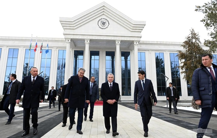 Shavkat Mirziyoyev Jizzaxdagi Qozon federal universiteti filialida bo‘ldi