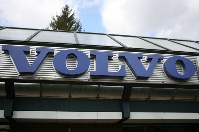 Volvo приостановила производство