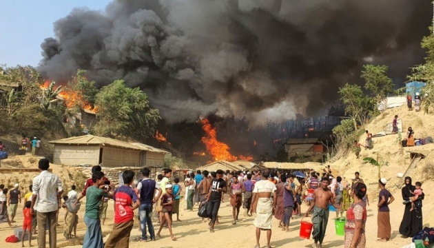 Bangladeshda qochoq-rohinjalar lageri yonib ketdi, 400 kishi bedarak yo‘qolgan