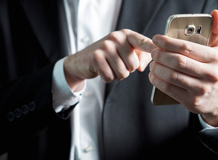 Lateks ichida gey porno