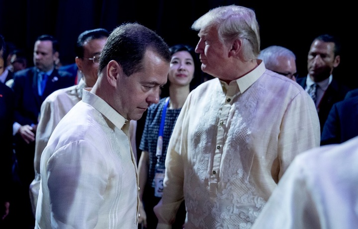 Трамп Медведевнинг шов-шувли баёнотига муносабат билдирди
