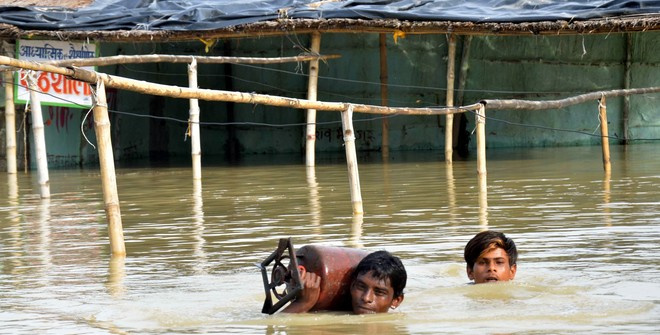 Жертвами наводнения в Индии стали более 60 человек