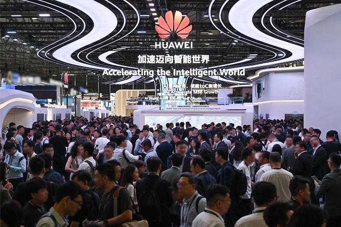 Huawei 5G-A rivojlanishi va ssenariyli AI qiymatlarini namoyish etmoqda