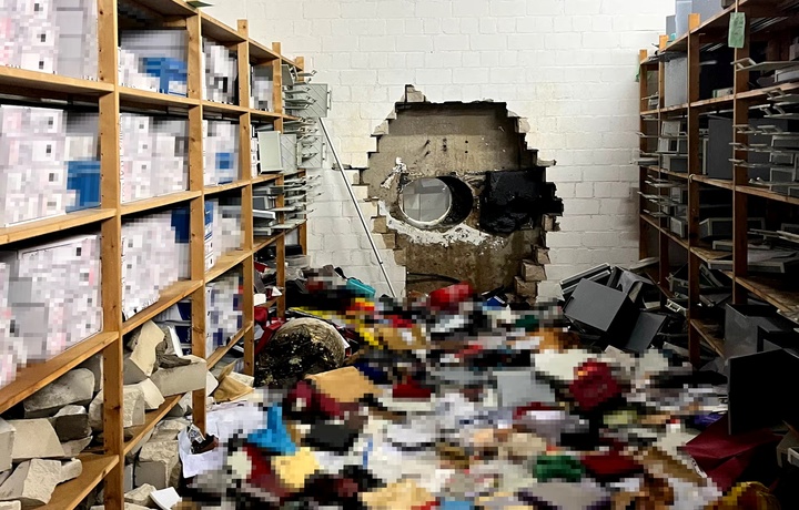 Ограбление года: в Германии грабители взломали несколько тысяч банковских сейфов, пробурив стену