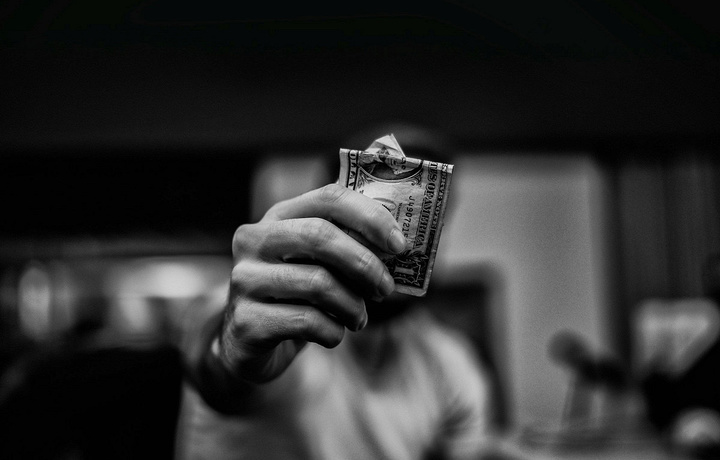 24 мамлакат бойлари ўзларига оширилган солиқ жорий этишни талаб қилишди