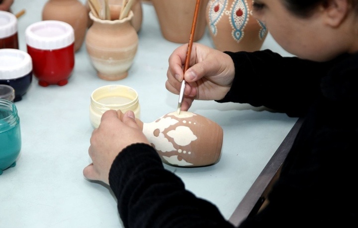 Ўзбекистонда қайси соҳаларда оилавий корхоналар кўп?