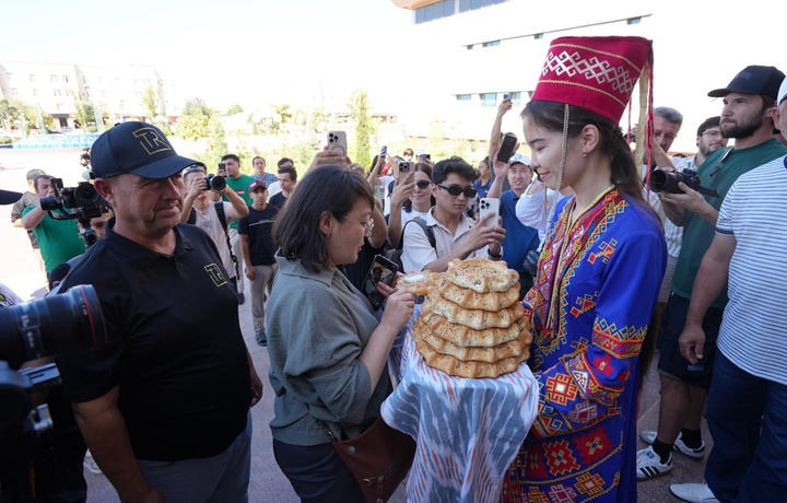 Nukus «Orolga tashrif» xalqaro avtosayohat ishtirokchilarini qarshi oldi