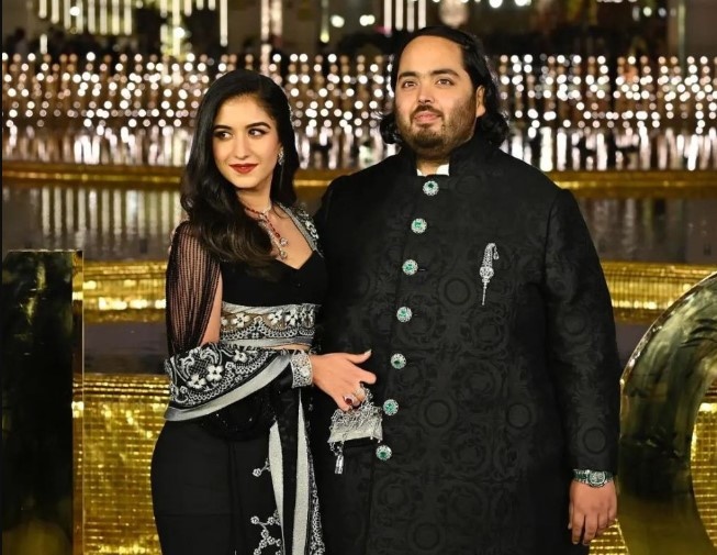 Kiyinish xonasida murabbiy bilan porno Porno onlayn TV tomosha qilish