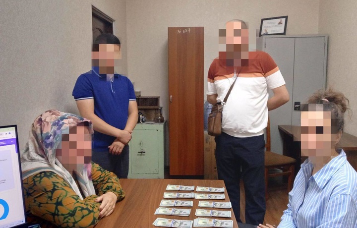 Буви набираси учун 10 минг доллар алимент тўлаб берди
