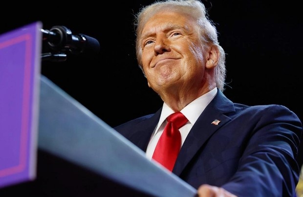 Колумбия раҳбари Трампга “қора рўйхат”ни топширди