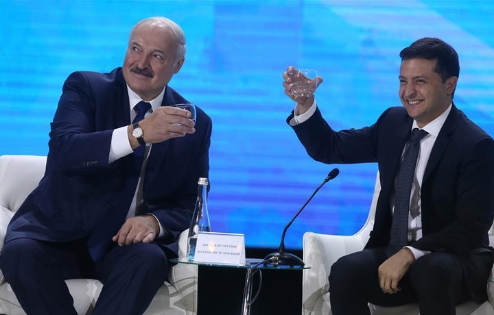 Зеленский Лукашенкога қарши санкция жорий қилди