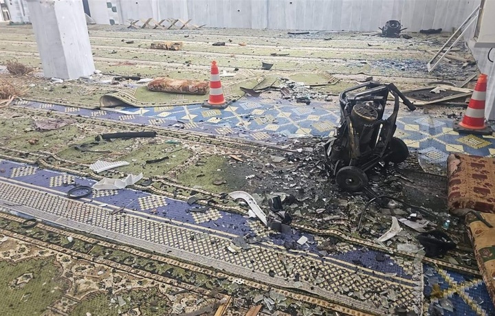 Суриядаги масжидда портлаш: 8 киши ҳалок бўлди